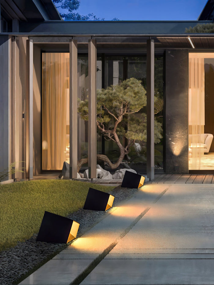 SolarCube – Modern Solar-Powered LED Garden Light for Stylish Outdoor Ambiance