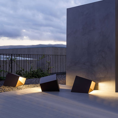 Cube Garden Solar Light – Modern Outdoor LED Lantern with Remote Control