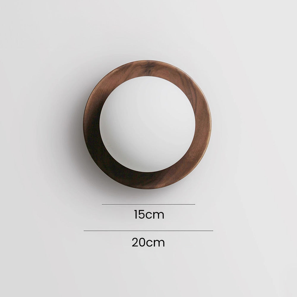Minimalist White Wood Wall Light – A Timeless Blend of Simplicity & Style