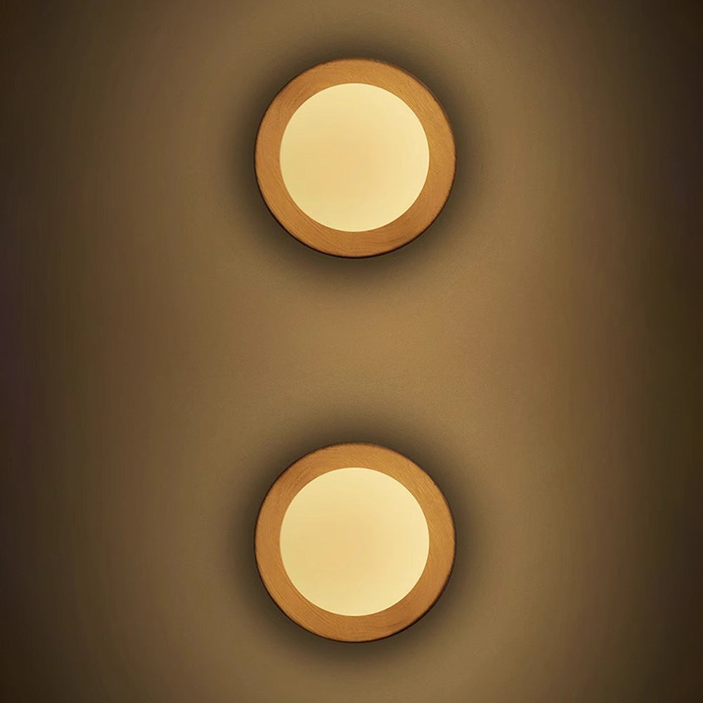 Minimalist White Wood Wall Light – A Timeless Blend of Simplicity & Style