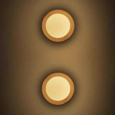 Minimalist White Wood Wall Light – A Timeless Blend of Simplicity & Style