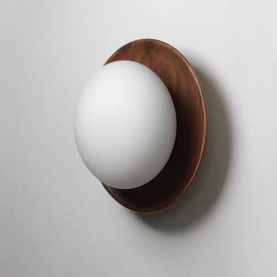 Minimalist White Wood Wall Light – A Timeless Blend of Simplicity & Style