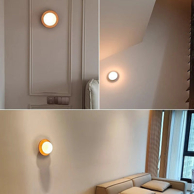 Minimalist White Wood Wall Light – A Timeless Blend of Simplicity & Style