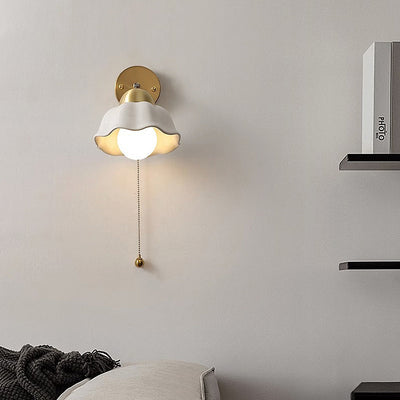 FleurBlanche Wall Light – Romantic Floral Design for a Warm, Elegant Atmosphere
