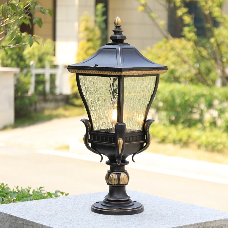 Modern Outdoor Lantern – Sleek Design Meets Timeless Functionality
