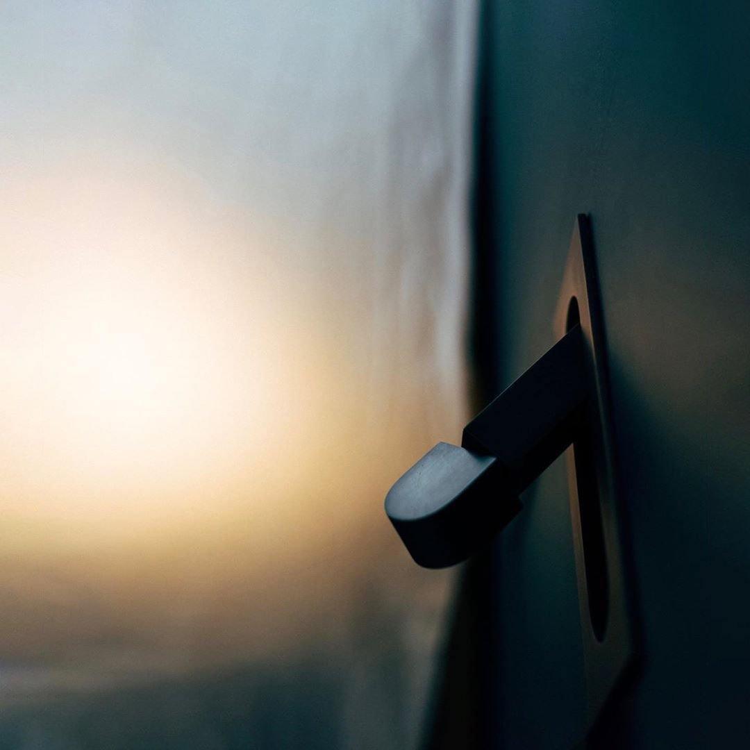 Modern LED Bedside Reading Light – Adjustable & Focused Illumination