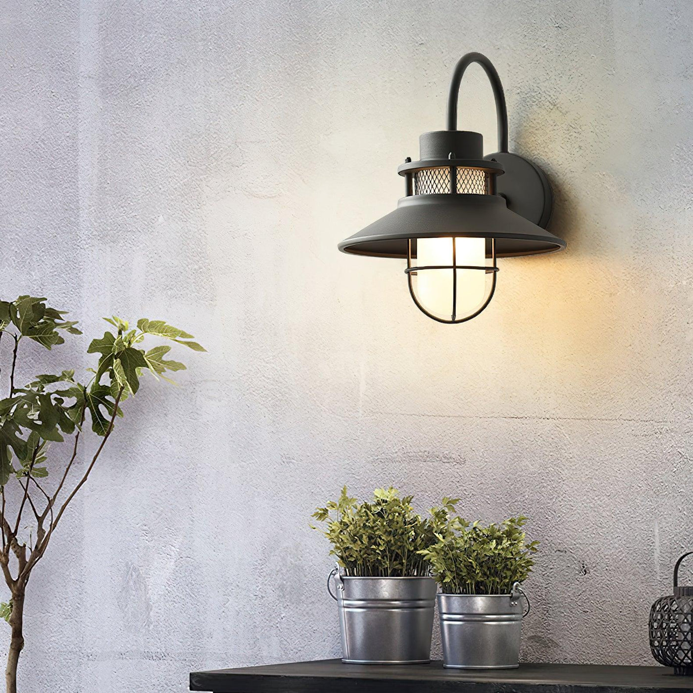 Felix Outdoor Wall Light – Industrial-Style Weatherproof LED Lantern (IP65)