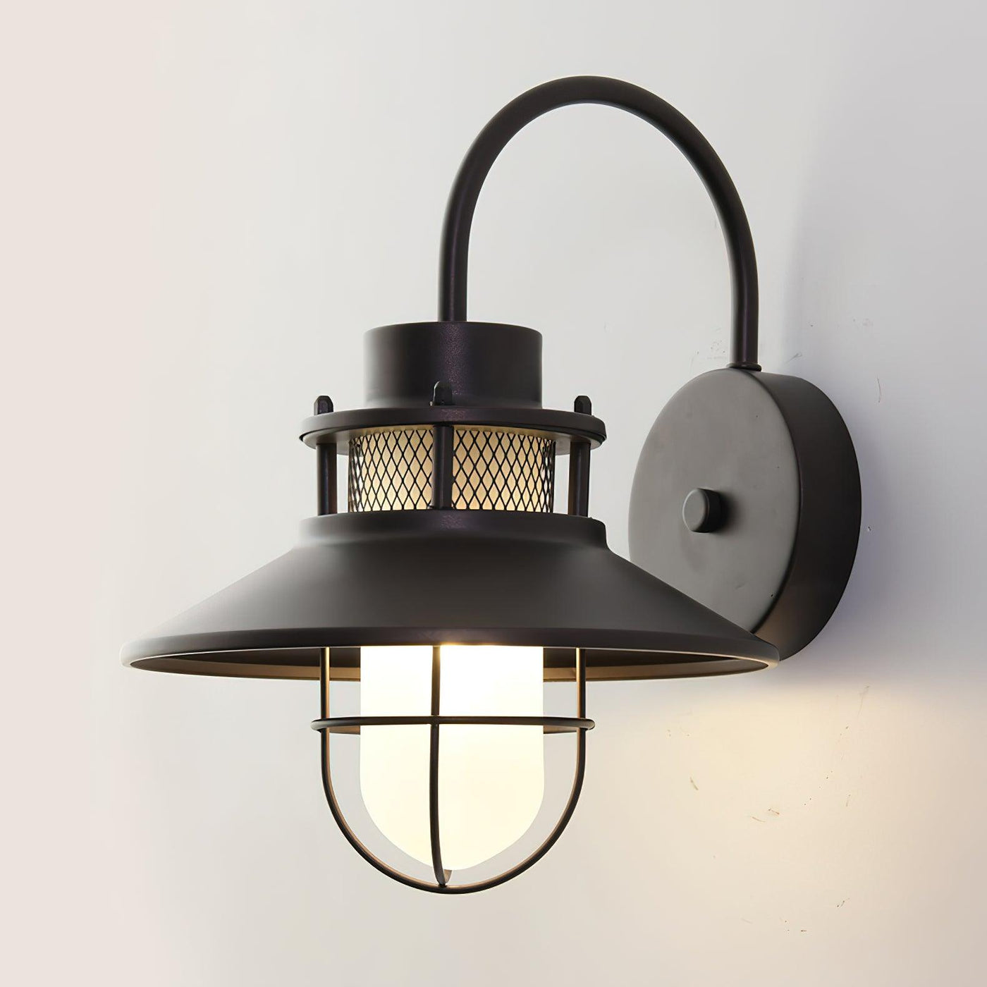 Felix Outdoor Wall Light – Industrial-Style Weatherproof LED Lantern (IP65)