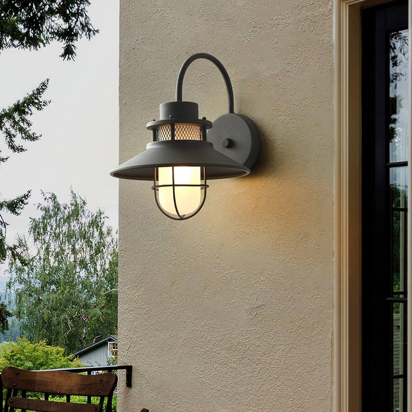 Felix Outdoor Wall Light – Industrial-Style Weatherproof LED Lantern (IP65)