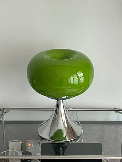 Antique Style Apple Table Lamp – Vintage-Inspired Bauhaus Elegance