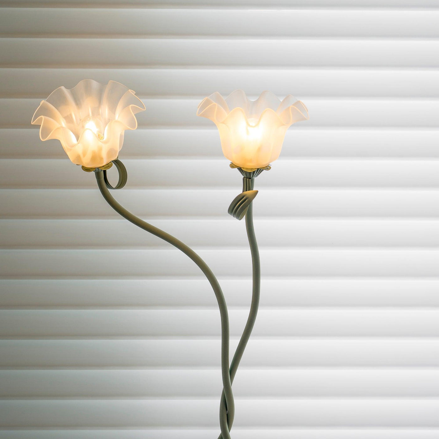 Calla Floor Lamp – Timeless Elegance with Delicate Floral Design