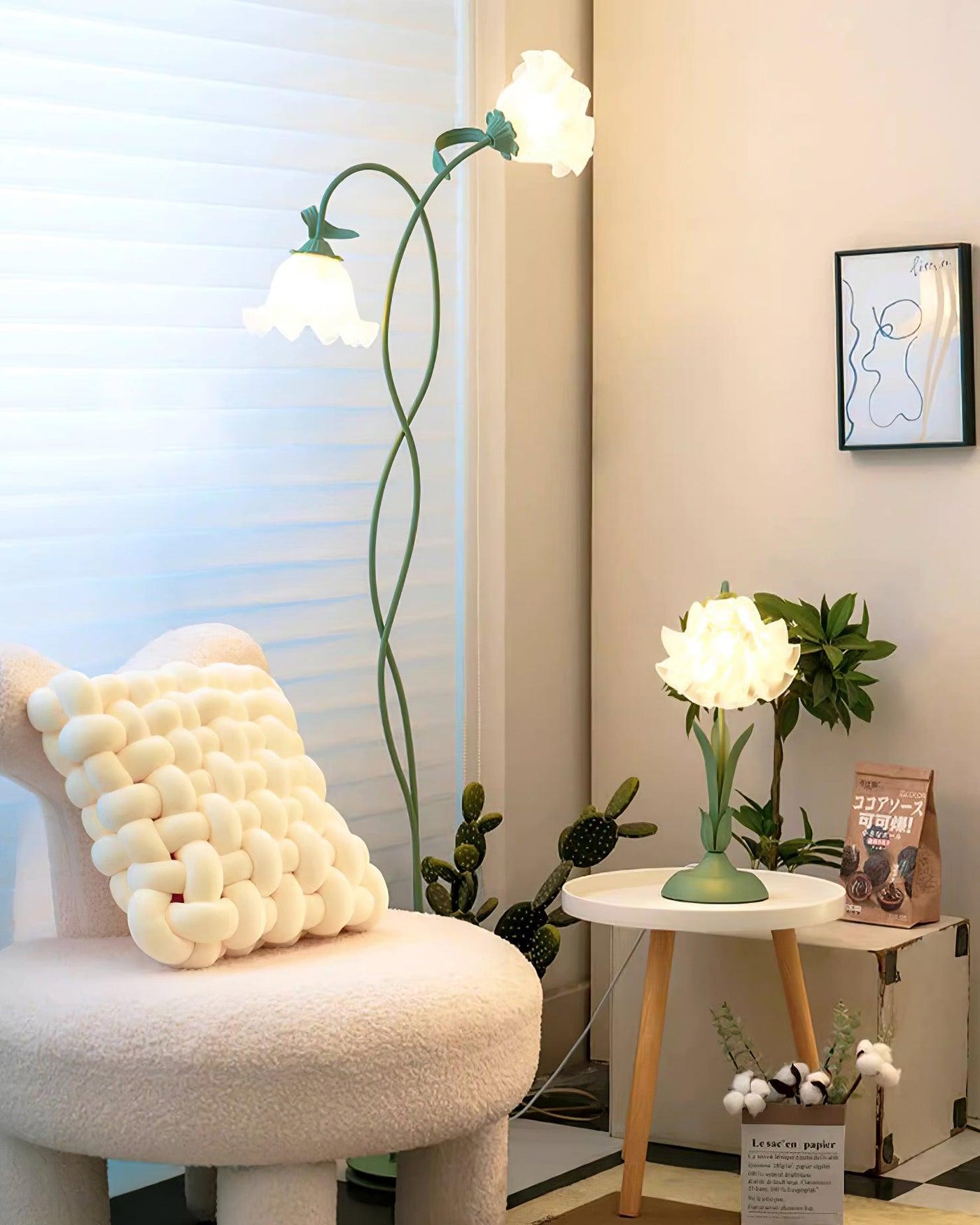 Calla Floor Lamp – Timeless Elegance with Delicate Floral Design