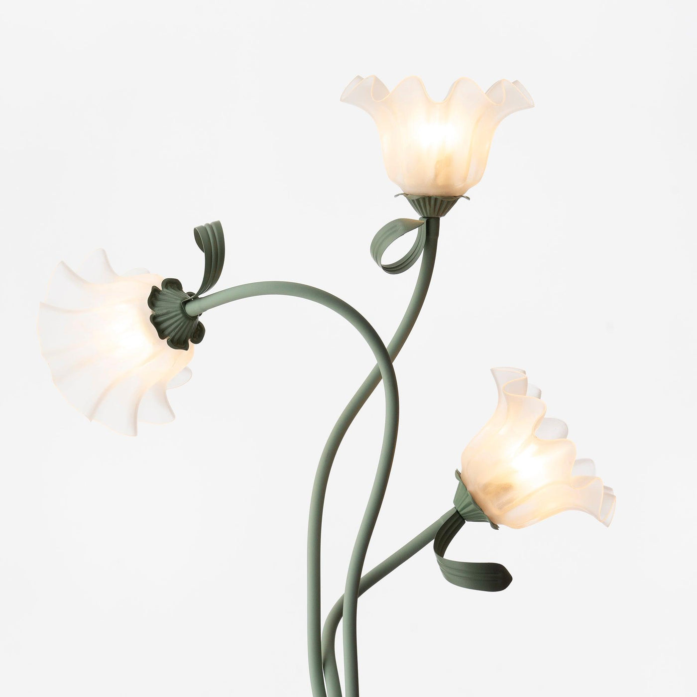 Calla Floor Lamp – Timeless Elegance with Delicate Floral Design