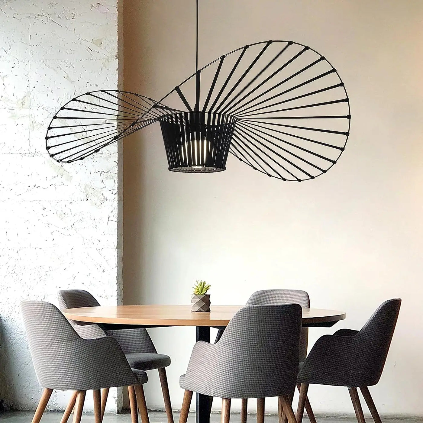 Vintage Modern Pendant Light – A Sophisticated Fusion of Past & Present