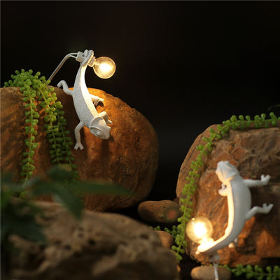 Modern Resin Lizard Table Lamp – Unique Nature-Inspired Accent Light