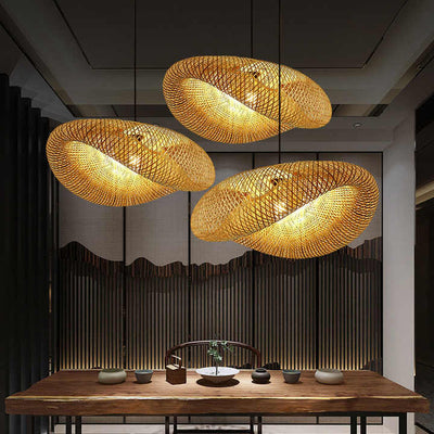 Handwoven Chinese Bamboo Pendant Light – Natural Rattan Wave Shade (E27, LED Compatible)