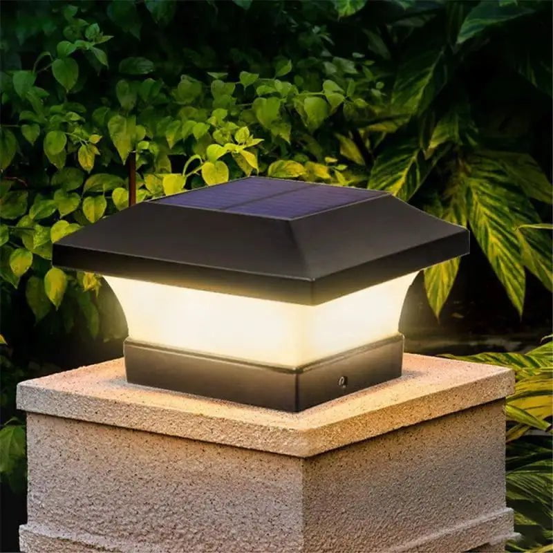 Nugee Short Light – Compact Solar-Powered Outdoor LED Lamp