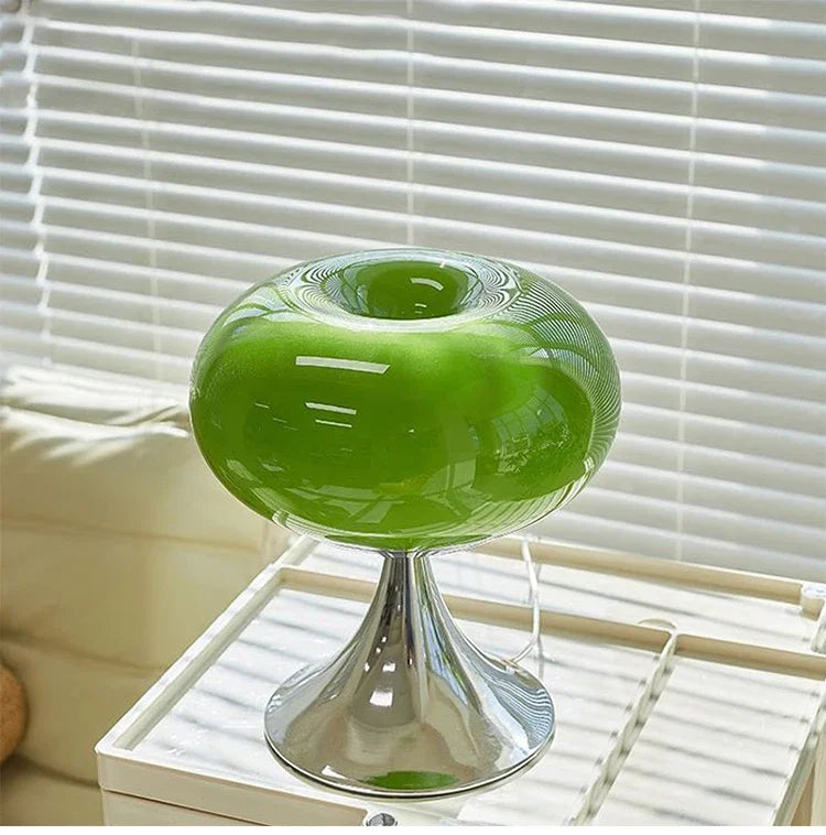 Antique Style Apple Table Lamp – Vintage-Inspired Bauhaus Elegance