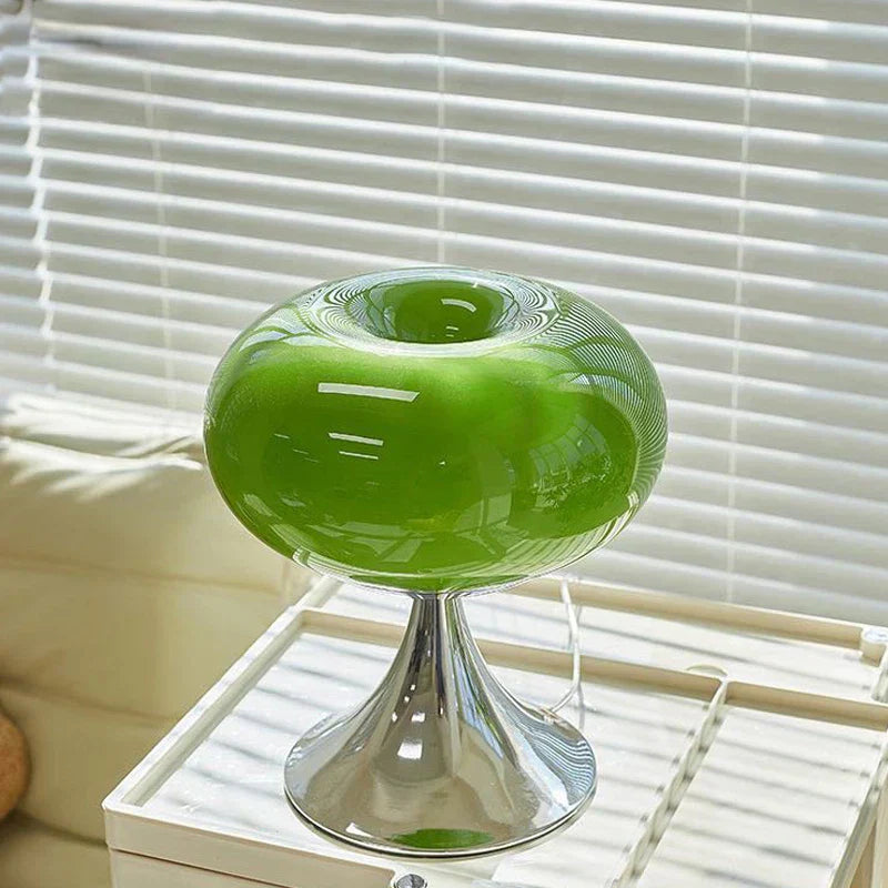 Antique Style Apple Table Lamp – Vintage-Inspired Bauhaus Elegance