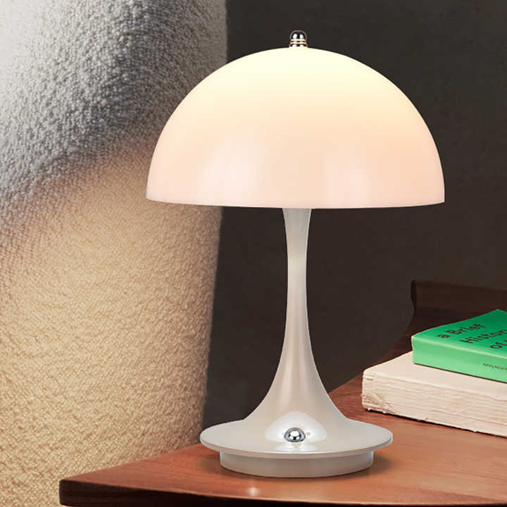 Luxe ÉclatLumière Table Lamp – Elegant Design for a Luxurious Interior