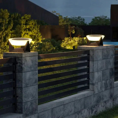 High-Efficiency Solar LED Light – Weatherproof Outdoor Illumination