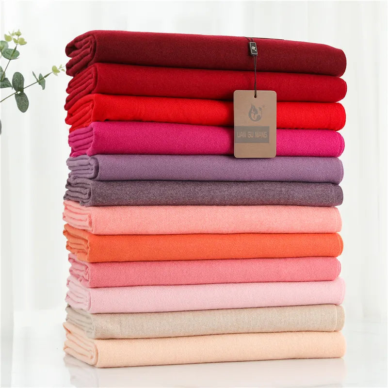 Lusia Cashmere Scarf – Warmth and Style for the Winter Season