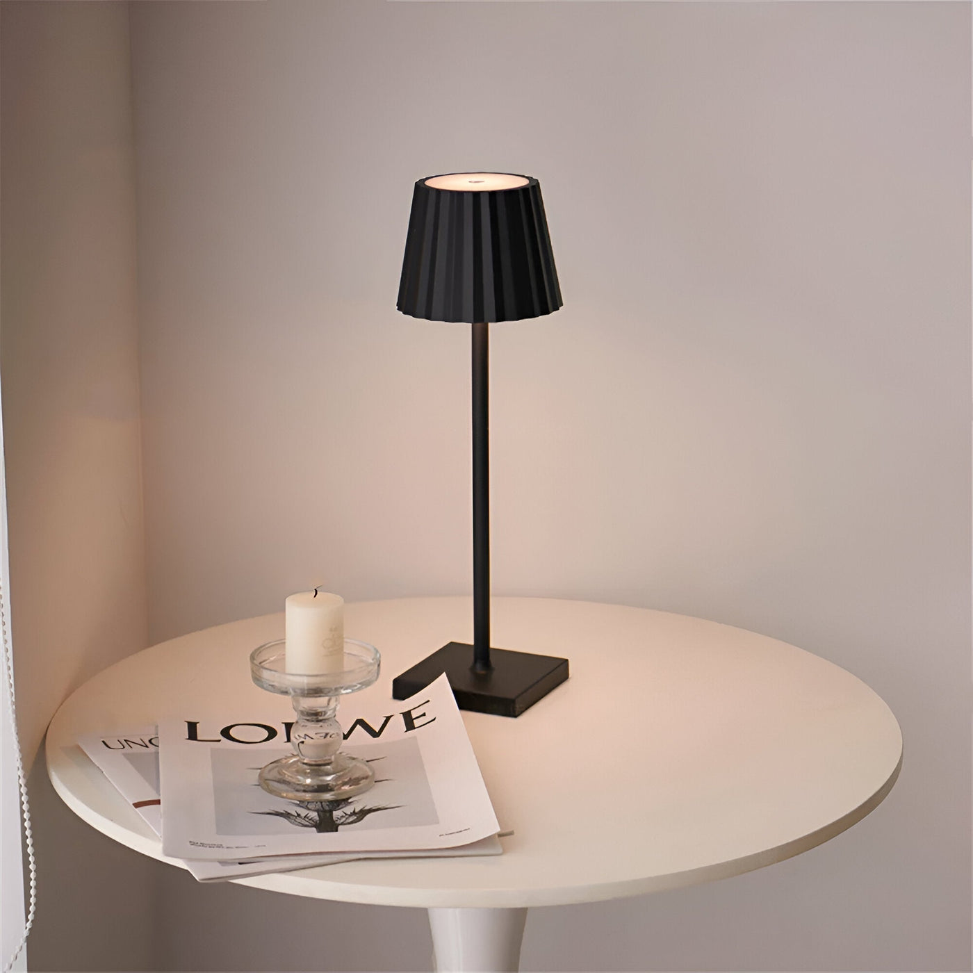 LumiFlex – The Wireless LED Table Lamp for Style and Functionality