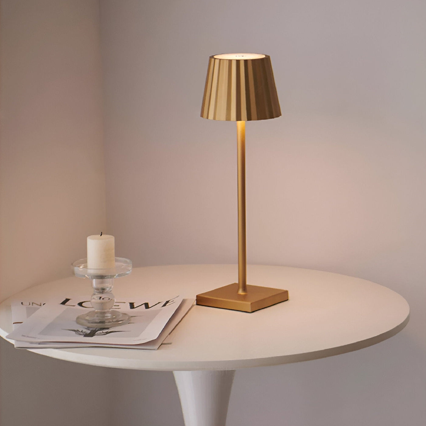 LumiFlex – The Wireless LED Table Lamp for Style and Functionality