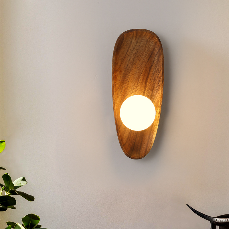 Natural Wood Wall Light – A Blend of Rustic Charm & Modern Simplicity