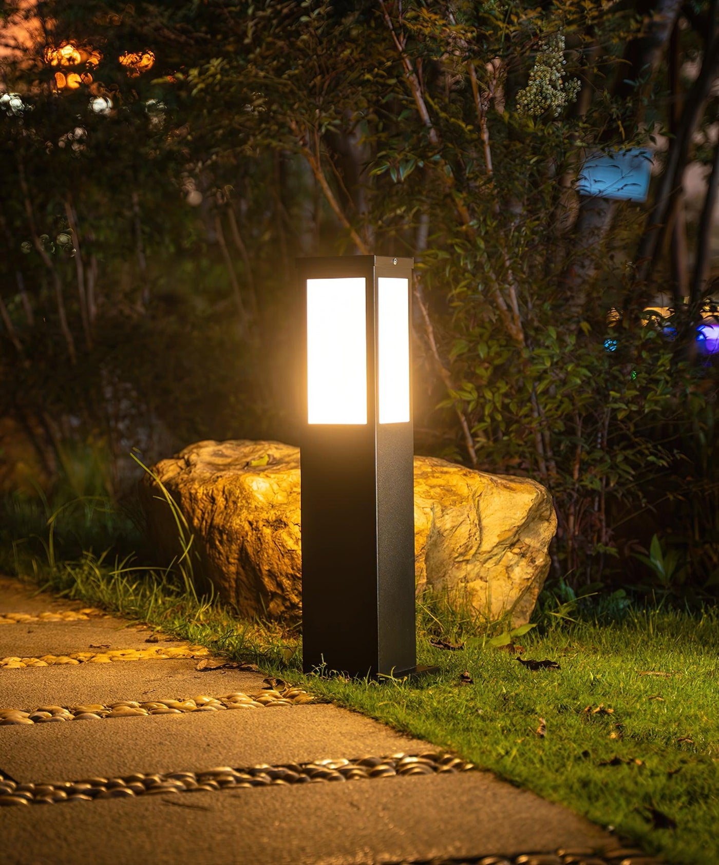 Kuzco Outdoor Bollard Light – Sleek LED Pathway & Garden Lighting