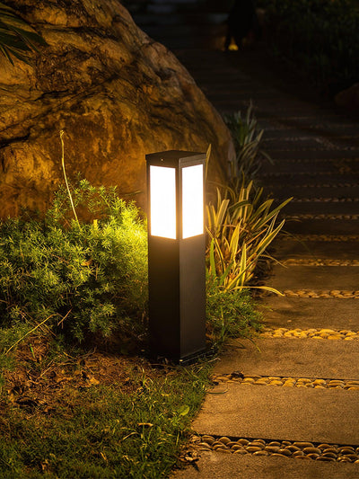 Kuzco Outdoor Bollard Light – Sleek LED Pathway & Garden Lighting