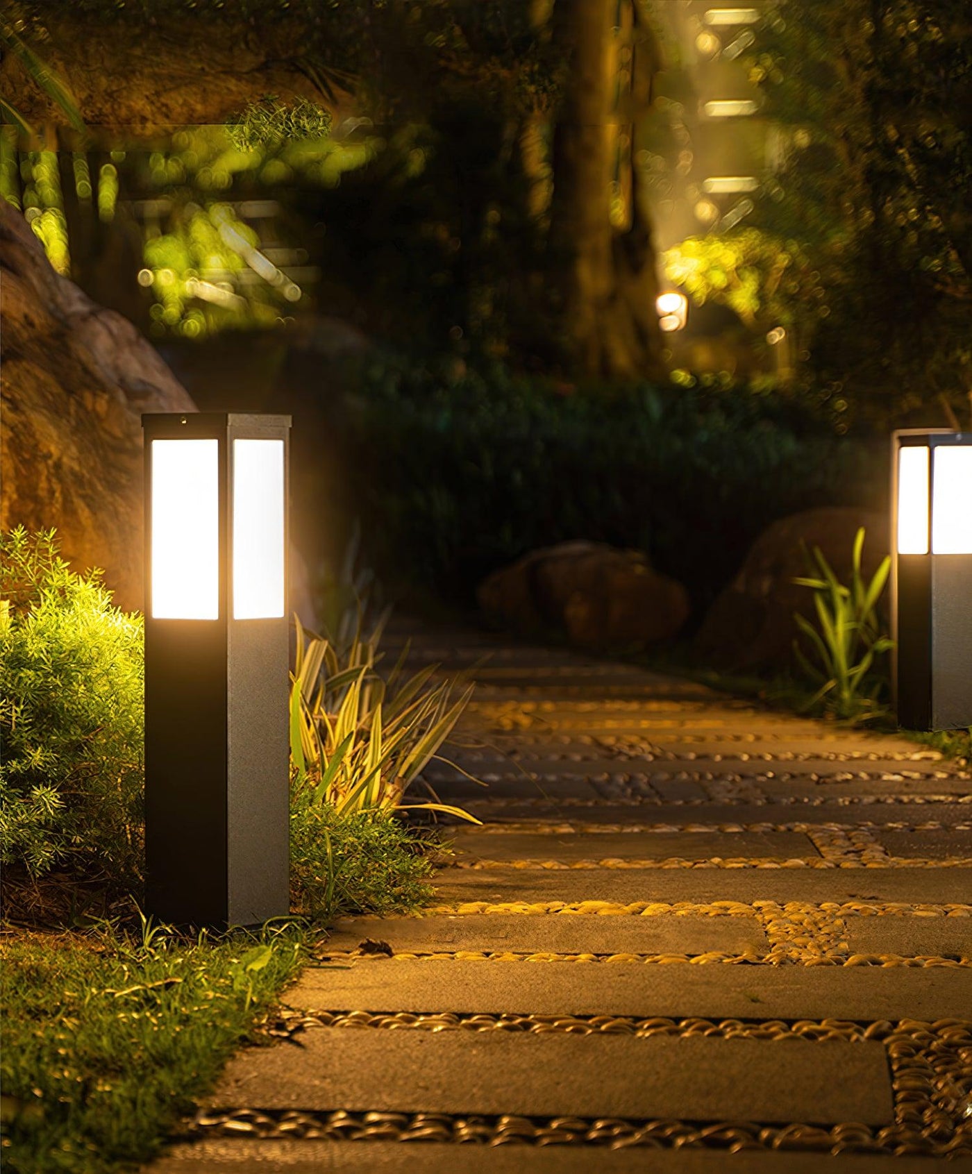 Kuzco Outdoor Bollard Light – Sleek LED Pathway & Garden Lighting