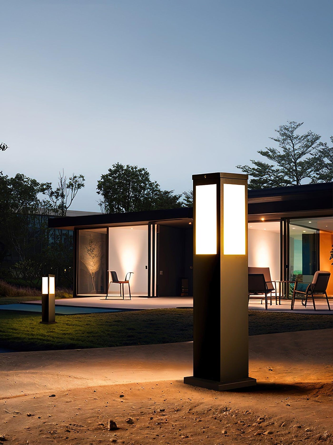 Kuzco Outdoor Bollard Light – Sleek LED Pathway & Garden Lighting