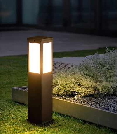 Kuzco Outdoor Bollard Light – Sleek LED Pathway & Garden Lighting