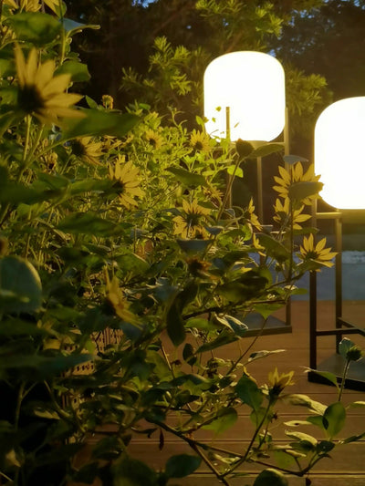 Solar Stainless Steel Outdoor Floor Lamp – Elegant & Weatherproof LED Lighting