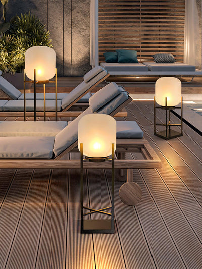 Solar Stainless Steel Outdoor Floor Lamp – Elegant & Weatherproof LED Lighting