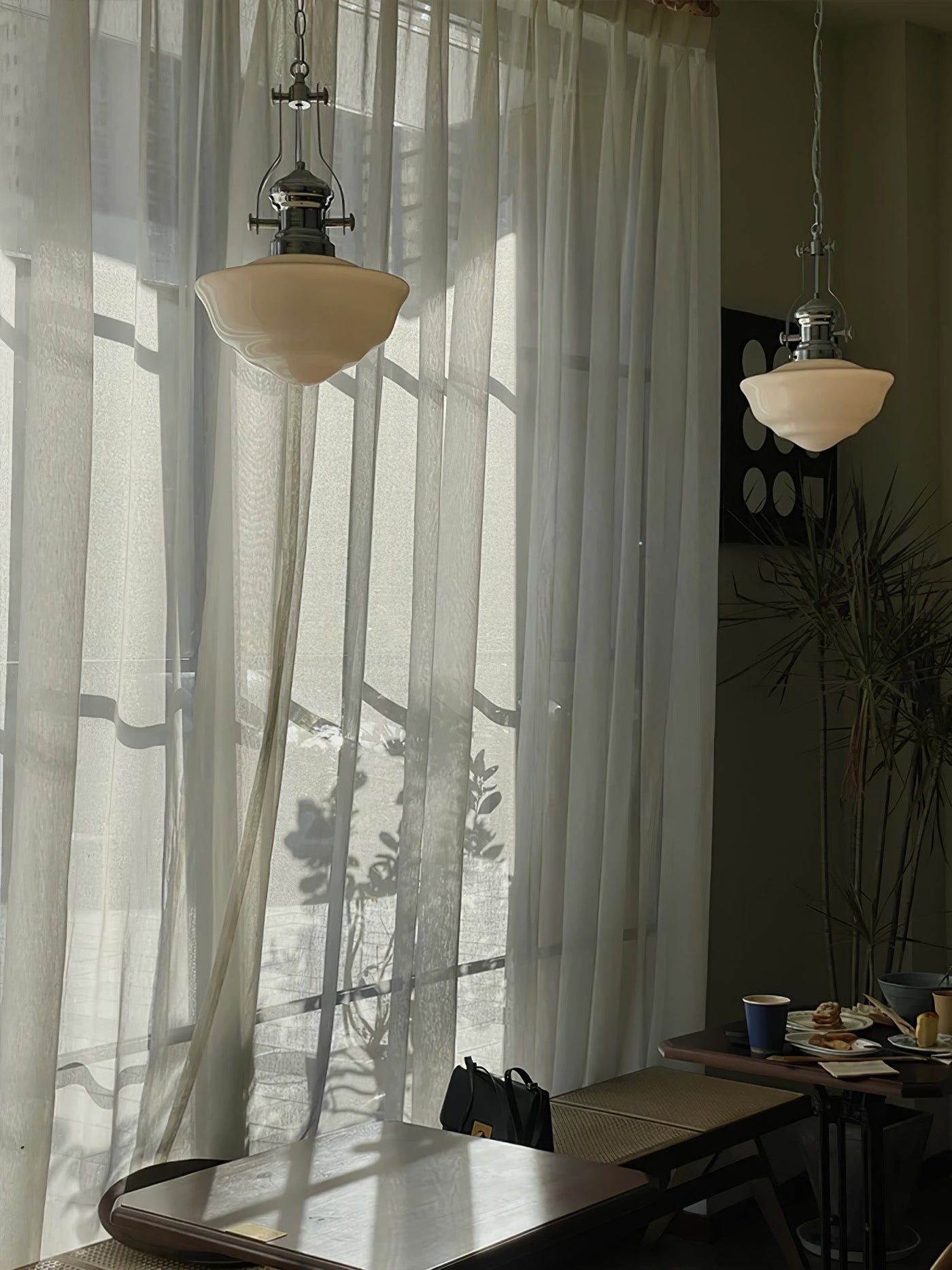Lavagna Schoolhouse Pendant Light – Classic Glass Shade for Timeless Elegance