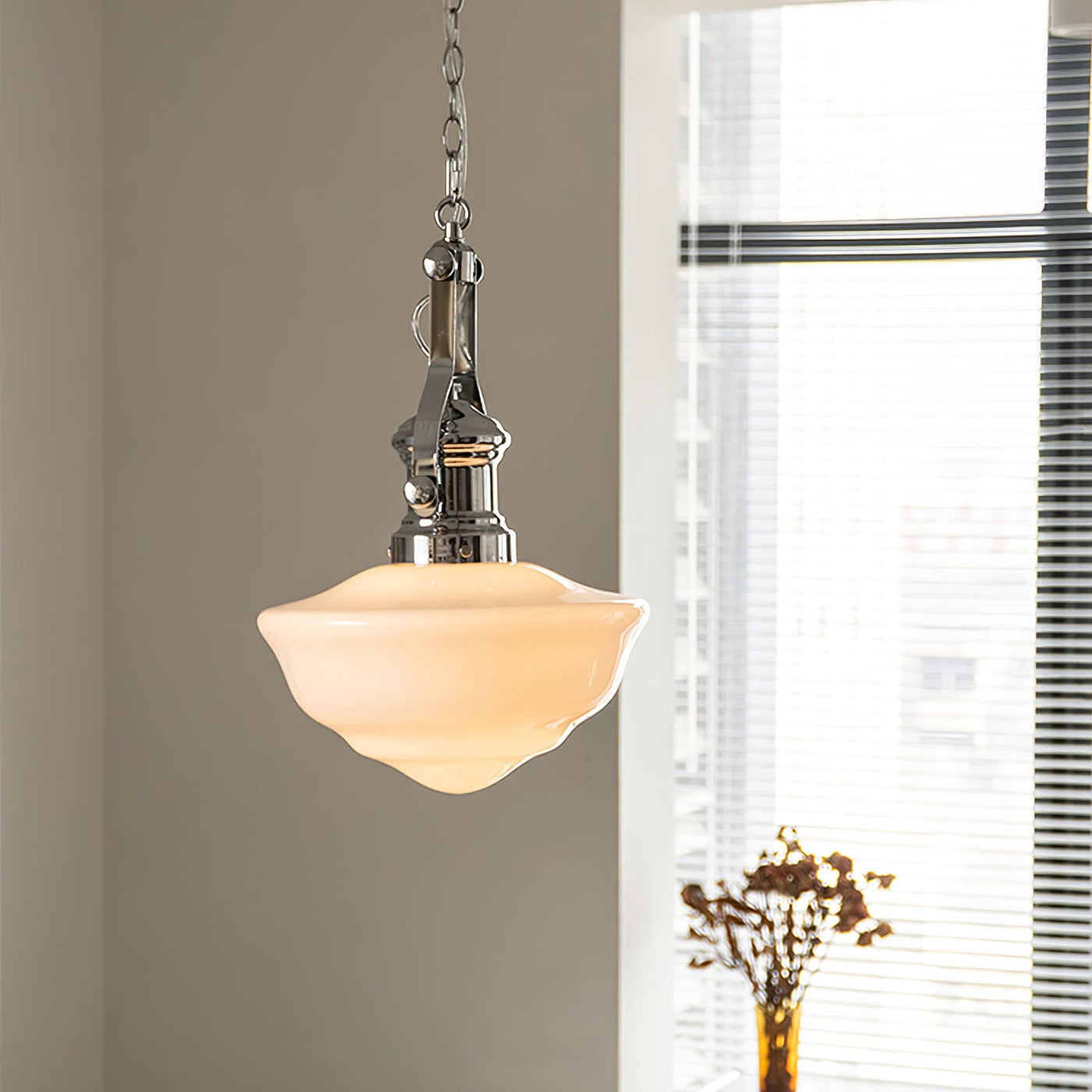Lavagna Schoolhouse Pendant Light – Classic Glass Shade for Timeless Elegance