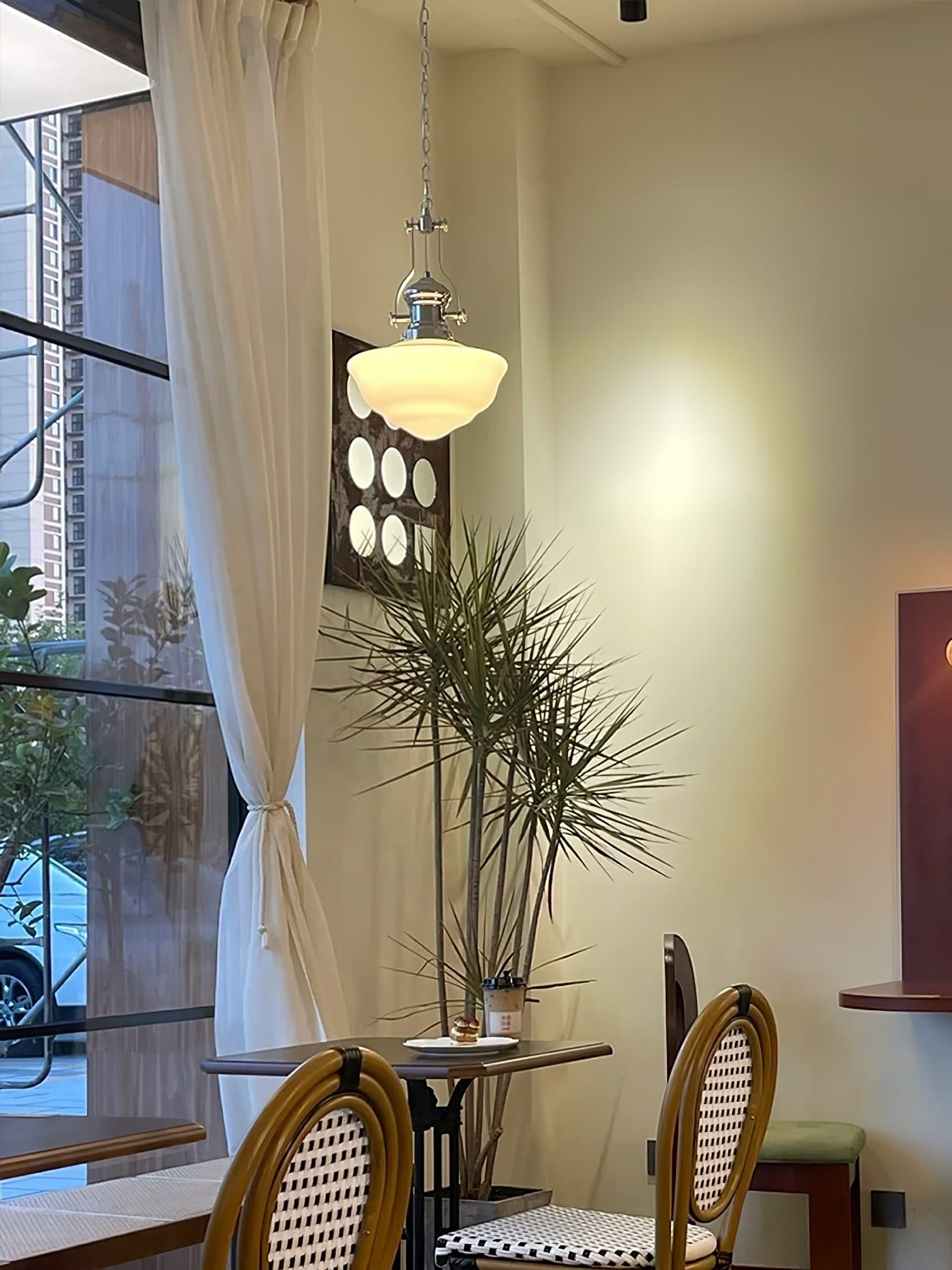 Lavagna Schoolhouse Pendant Light – Classic Glass Shade for Timeless Elegance