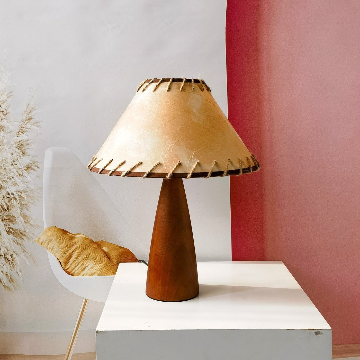 Century Style Solid Wood Table Lamp – Timeless Design with Warm LED Light