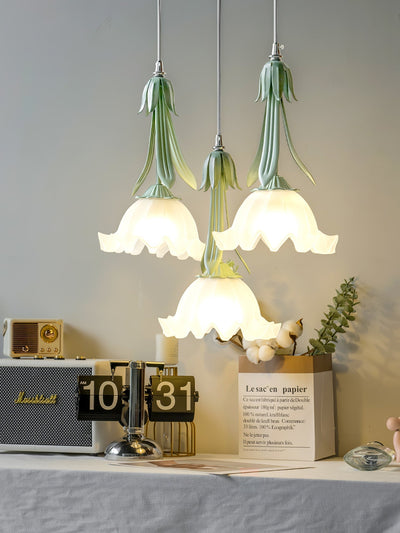 Lily Blossom Pendant Light – Elegant Floral Ceiling Light for a Natural Touch