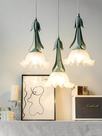 Lily Blossom Pendant Light – Elegant Floral Ceiling Light for a Natural Touch