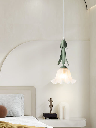 Lily Blossom Pendant Light – Elegant Floral Ceiling Light for a Natural Touch