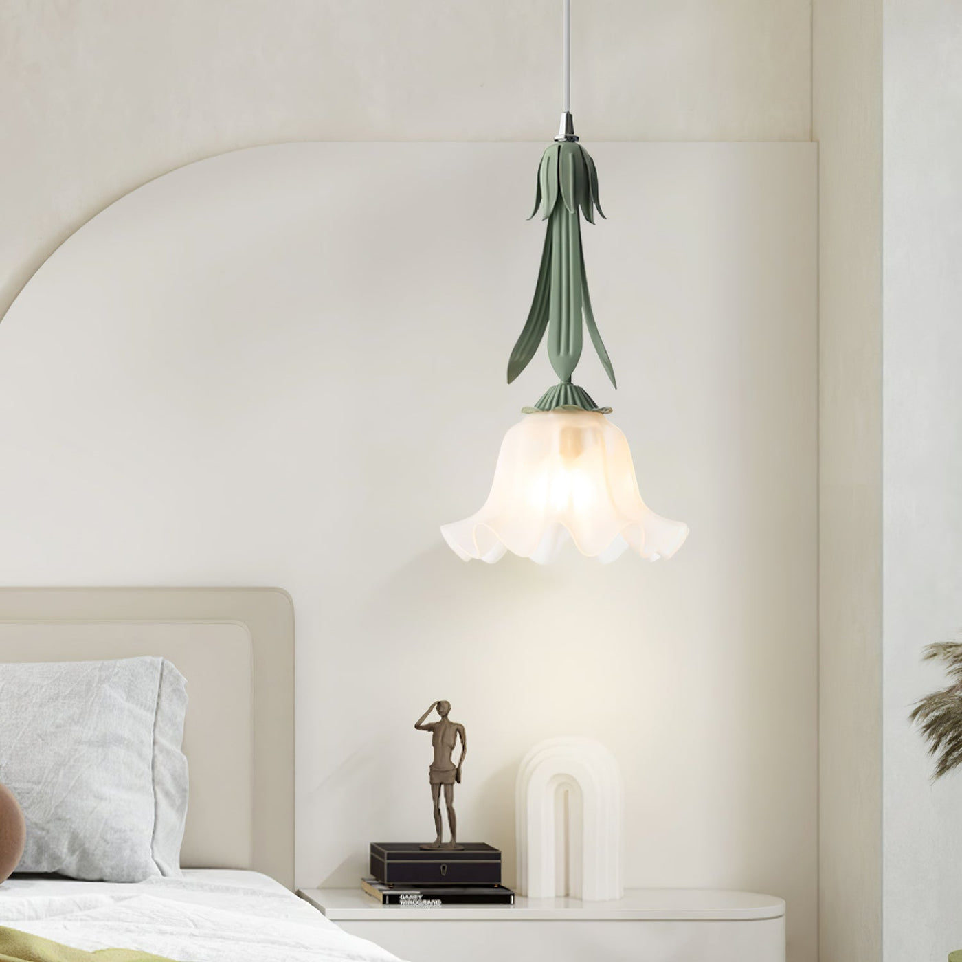 Lily Blossom Pendant Light – Elegant Floral Ceiling Light for a Natural Touch