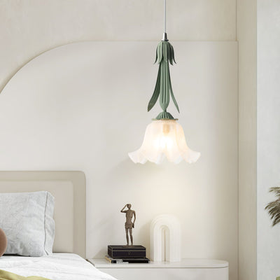 Lily Blossom Pendant Light – Elegant Floral Ceiling Light for a Natural Touch