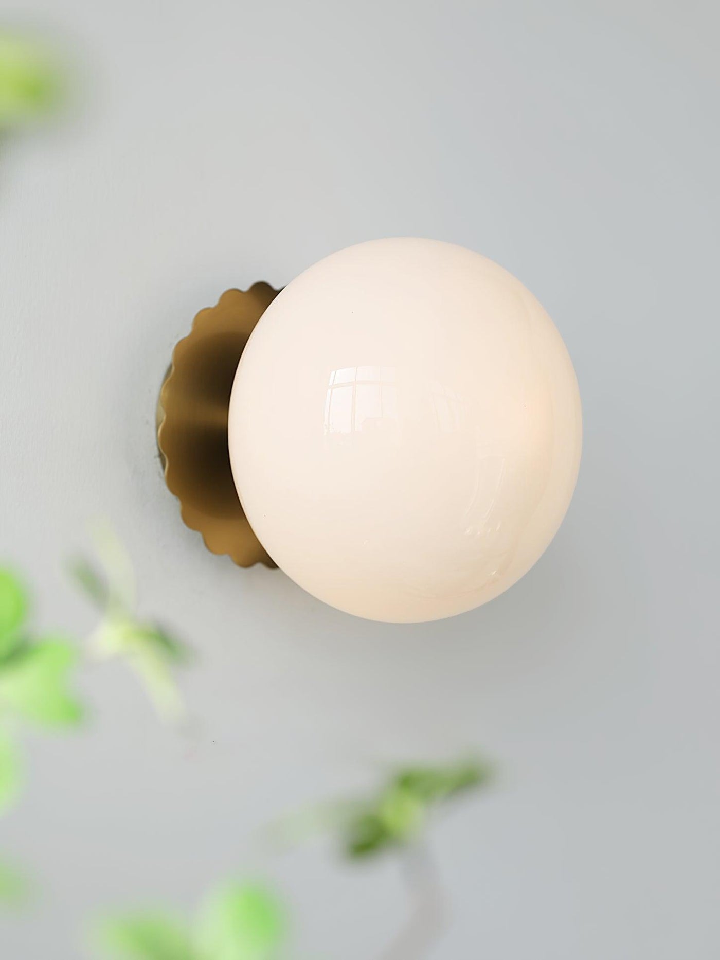 Modern Pink Glass & Metal Table Lamp – Elegant Soft Glow Lighting