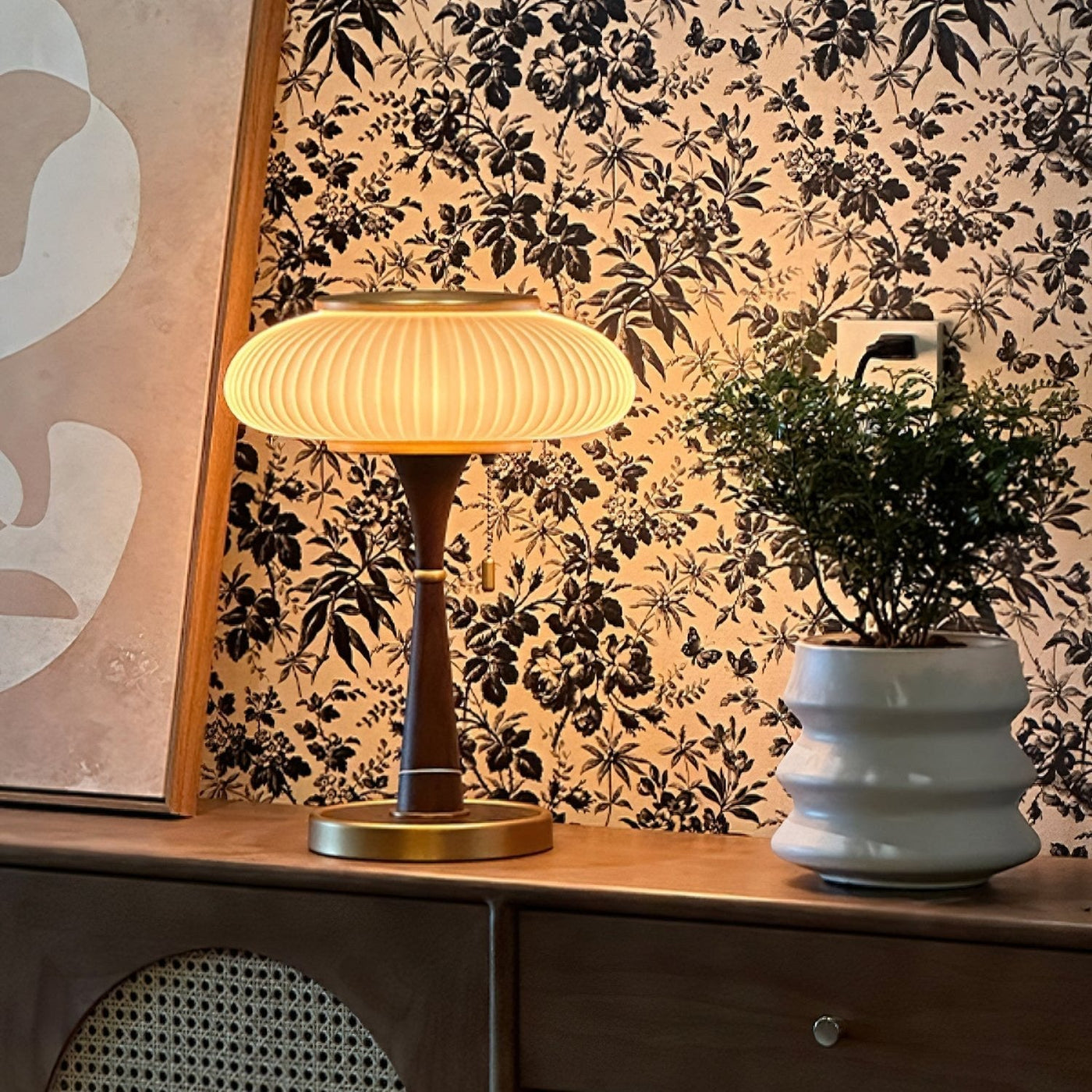 Matsutake Table Lamp – Organic Elegance with Soft Ambient Glow