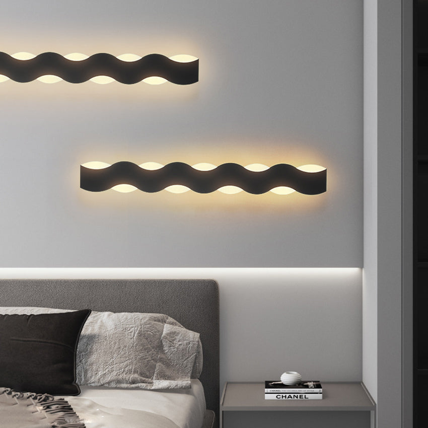 Wave LED Outdoor Wall Light – Modern Waterproof Up & Down Lighting