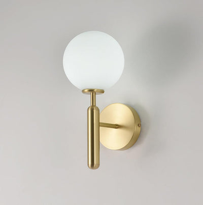 Scandiluxe Minimalist Wall Light – Elegant Brass & Glass Scandinavian Design