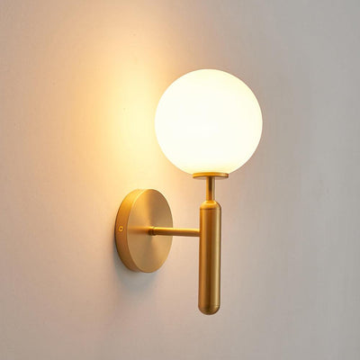 Scandiluxe Minimalist Wall Light – Elegant Brass & Glass Scandinavian Design